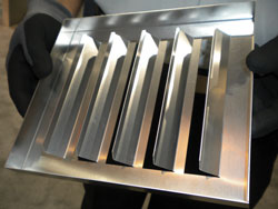 钣金加工企业如何通过引进自动化折弯成型设备降低生产成本，提高产品质量？-中山皇冠·app（官方）登录入口-皇冠·app（官方）登录入口